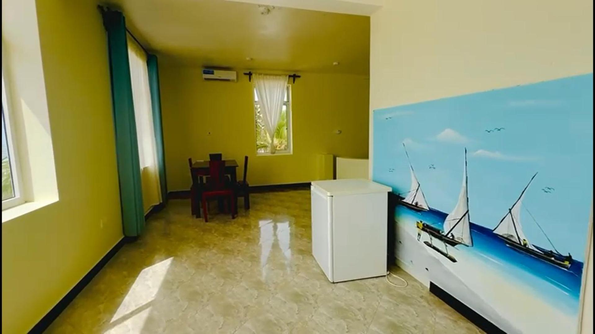 Sea Crest Apartment *